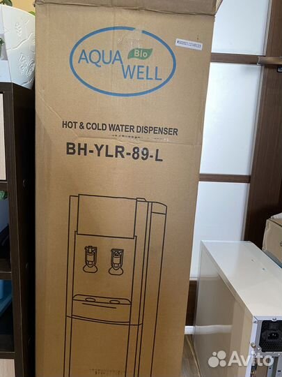 Кулер для воды напольный новый