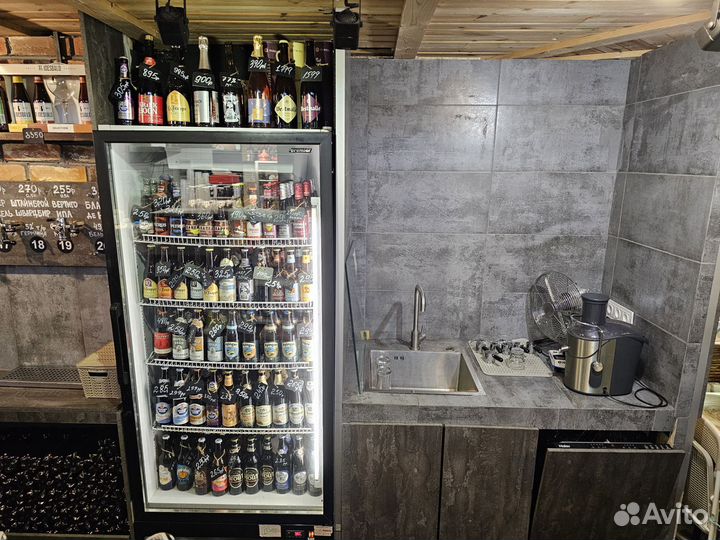 Бар разливного пива на фудкорте в ТЦ у метро