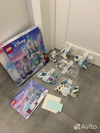 Lego Disney Волшебный замок Эльзы 43172