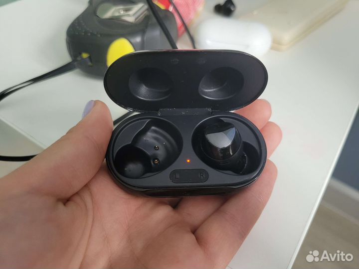 Беспроводные наушники samsung (один наушник)