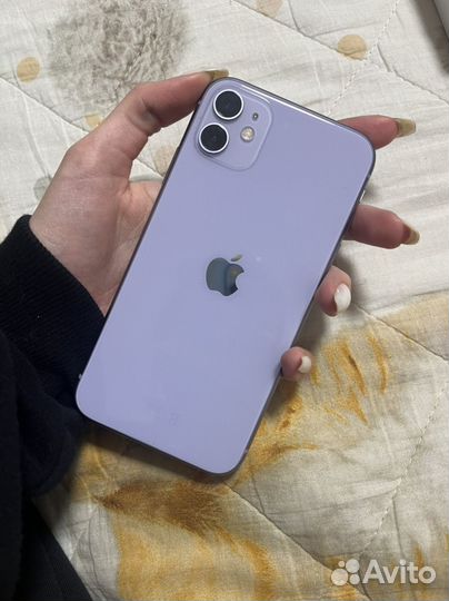 Телефон iPhone 11