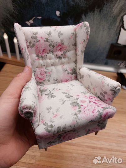 Кресло ручной работы для кукол формата 1:6