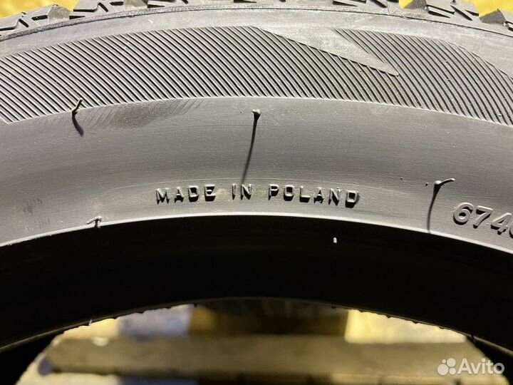Bridgestone Blizzak LM-001 225/50 R17