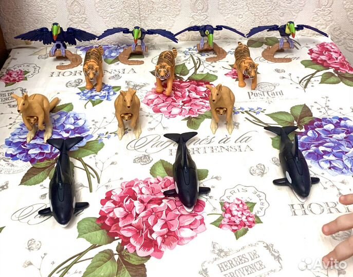 Игрушки из киндер макси