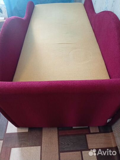 Продам детскую кровать машинка