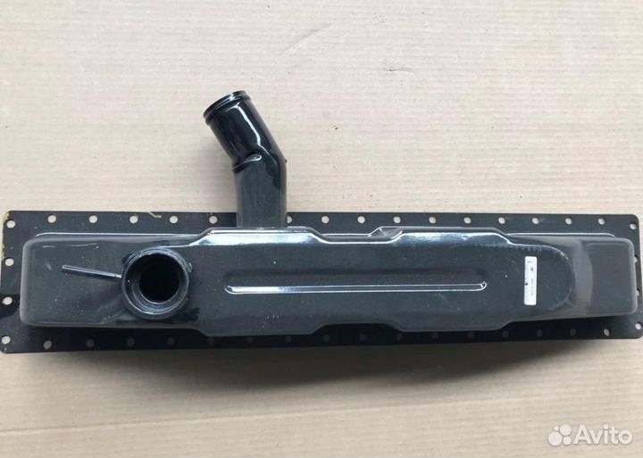 Бак верхний водяного радиатора