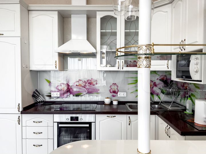 3-к. квартира, 90 м², 9/11 эт.