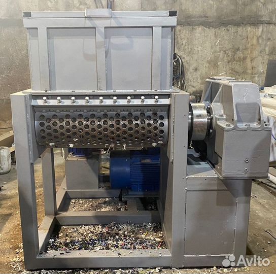 Шредер однороторный SL-700