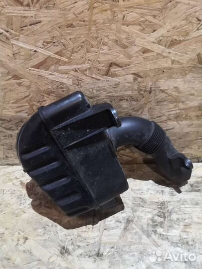 Резонатор воздушного фильтра Volkswagen Passat B6