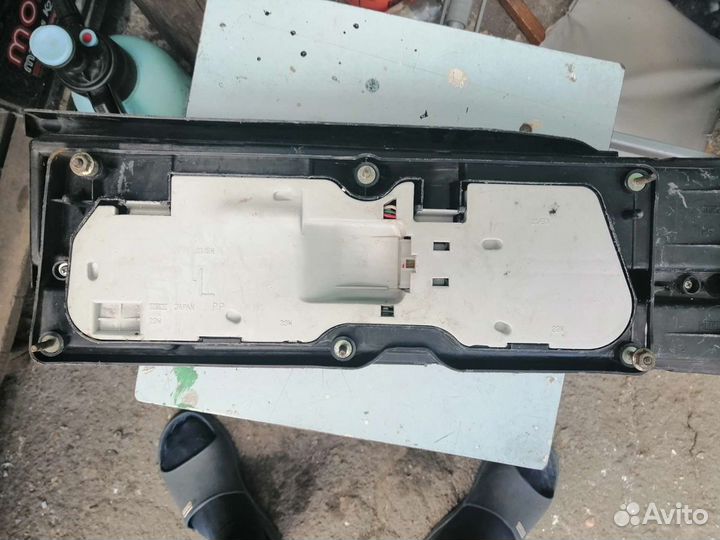 Фонарь Toyota Chaser gx81