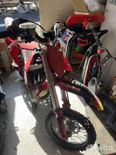 Спорт инвентарь Кроссовый мотоцикл