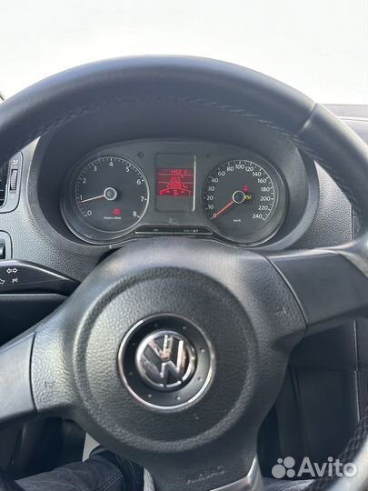 Volkswagen Polo 1.6 AT, 2011, 290 100 км