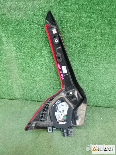 Фонарь задний правый volvo V60