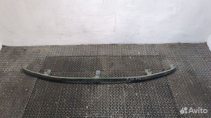 Ресничка под фару Nissan Navara, 2001