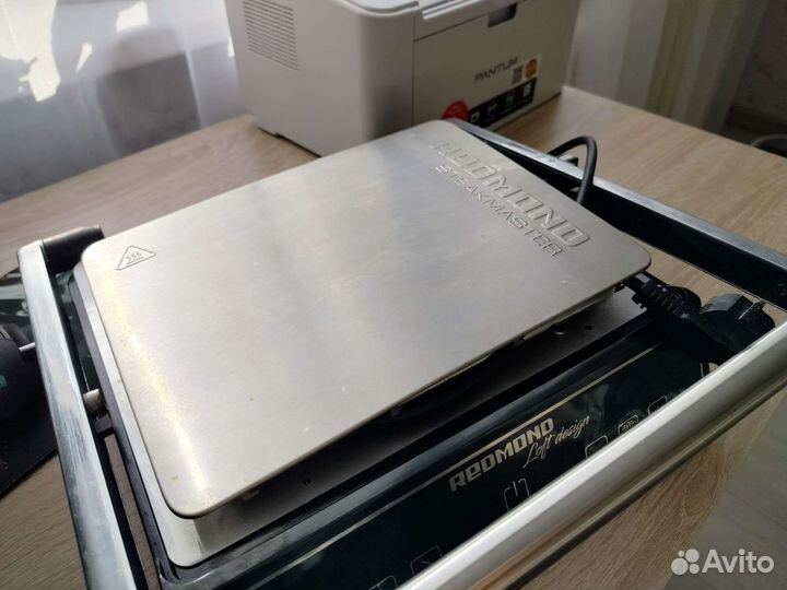 Гриль redmond SteakMaster RGM-M821
