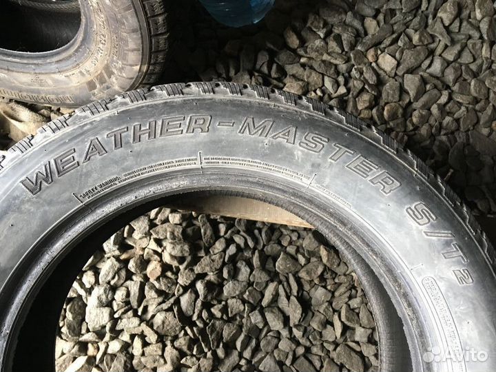 Cooper Weather-Master S/T 215/60 R17