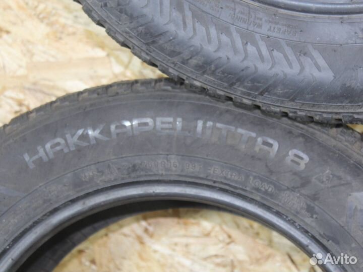 Nokian Tyres Hakkapeliitta 8 215/60 R16 99T