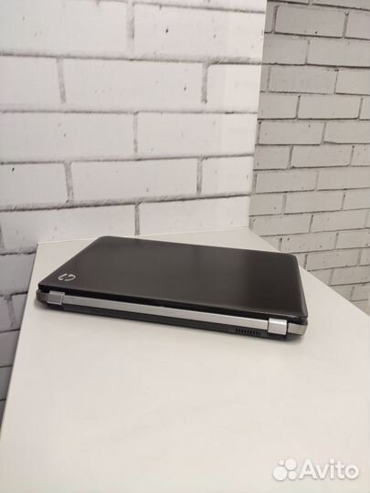 Большой игровой ноутбук HP Pavilion c хорошей виде