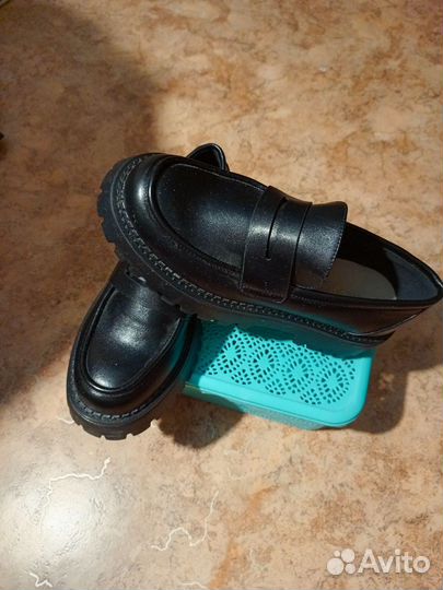 Лоферы женские