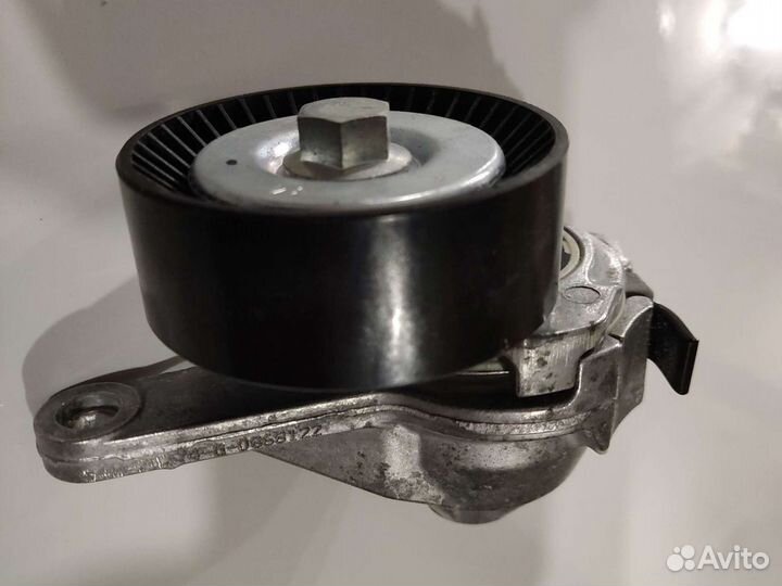 Натяжитель ремня