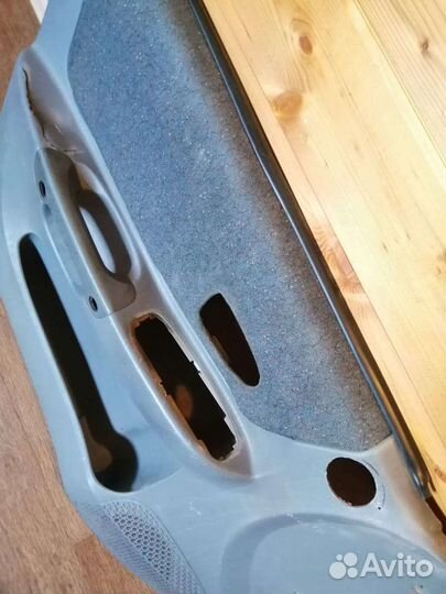 Обшивки на передние двери на Hyundai accent