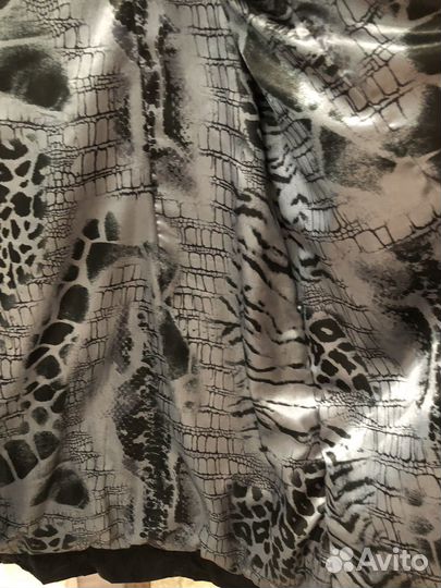 Пальто,плащ с мехом женское зимнее