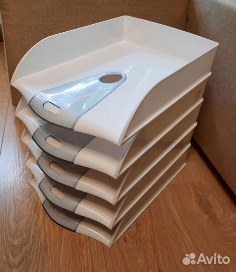 Лоток для бумаг горизонтальный Leitz Allura