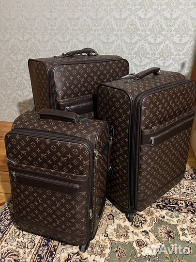 Чемодан на колесах