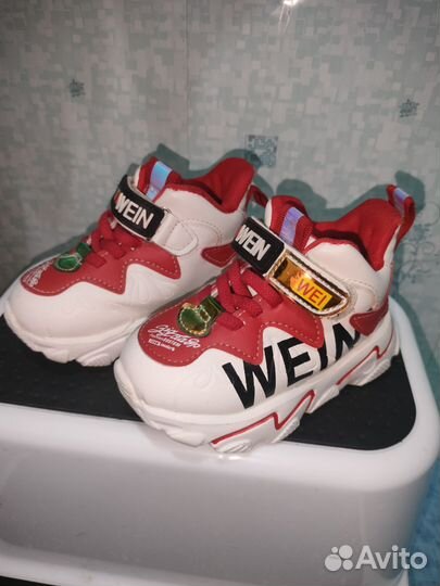 Кроссовки для девочки 22 размер