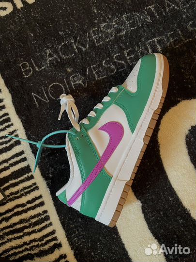 Nike dunk stadium green and white