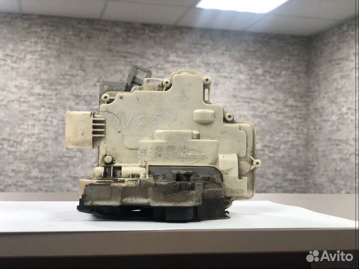 Замок двери задний левый Ауди А6 С7 4G0839015