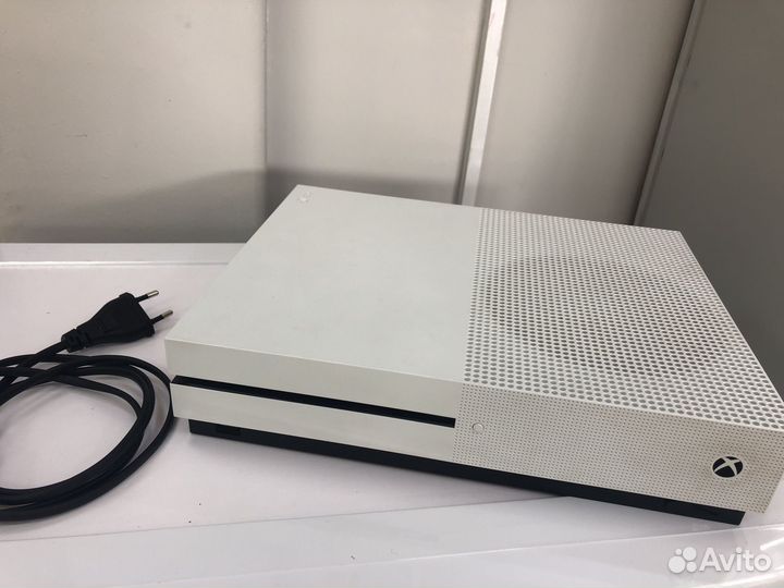 Игровая приставка Xbox One S 500 гб