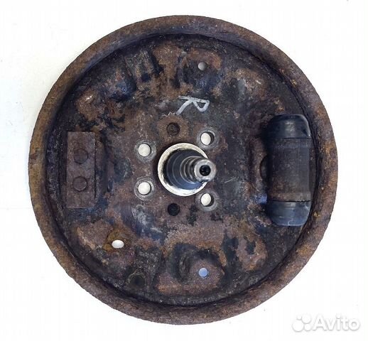 Шкода Фелиция Ступица правая задняя