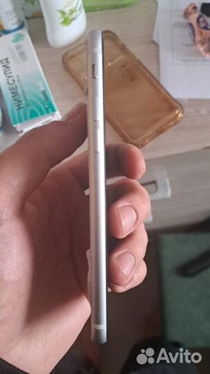iPhone SE (2020), 64 ГБ
