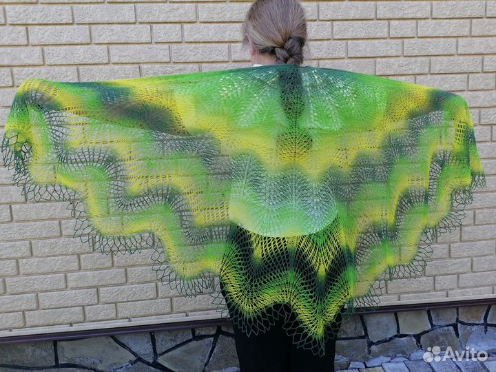 Шаль вязаная (ручная работа) из шерсти