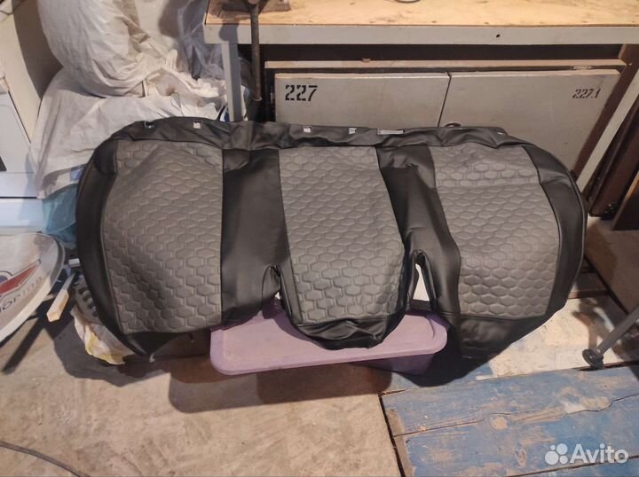 Автомобильные чехлы из экокожи