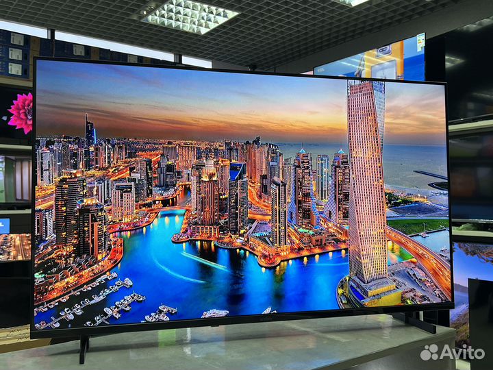 Безрамочный телевизор 43