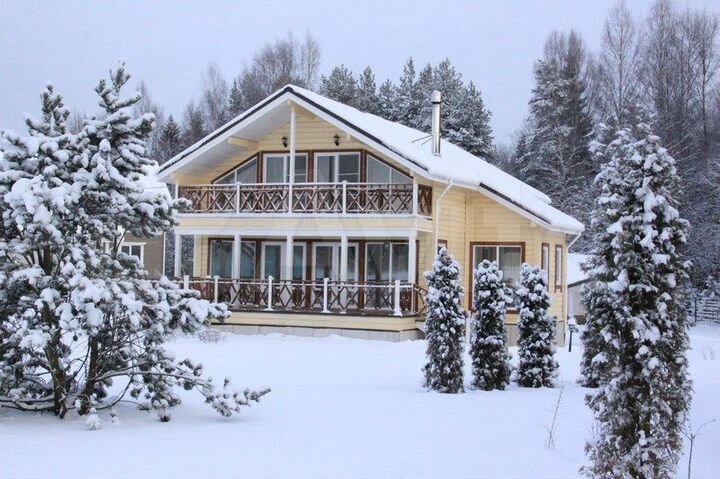 Коттедж 200 м² на участке 100 сот.