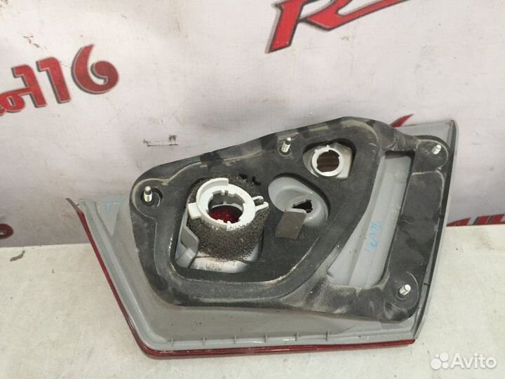 Фонарь внутренний задний левый Toyota Camry XV50