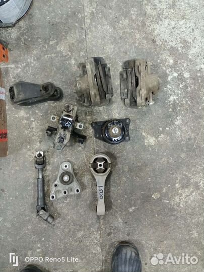 Volkswagen polo седан.опора двс