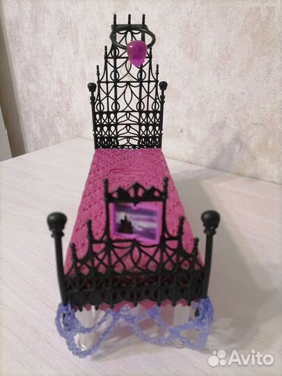 Автомобиль и кровать Монстер хай