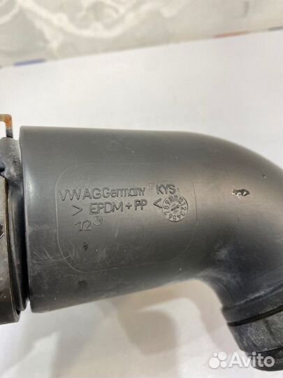 Патрубок воздушного фильтра Skoda Octavia (A7) 5E