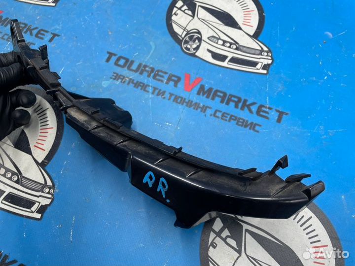 Клипса бампера задняя правая Mercedes-Benz C-Class