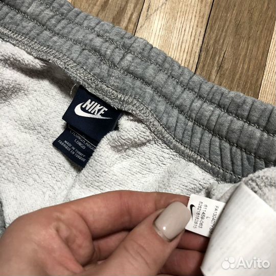 Серые спортивные штаны Nike L оригинал