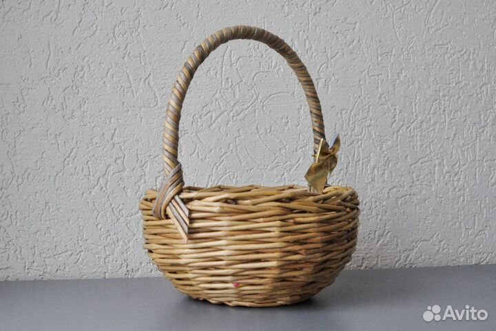 Корзинка плетеная