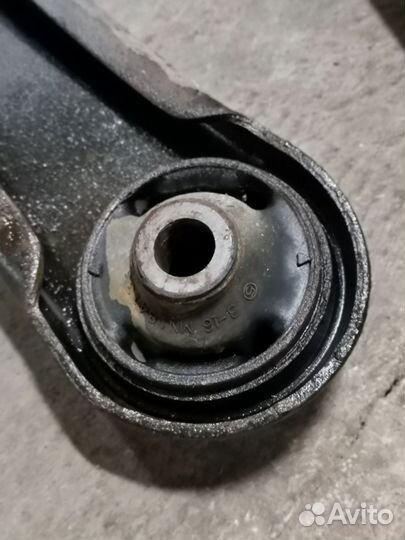 Рычаги передние от Mitsubishi lancer 10
