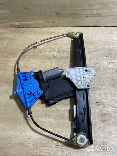 Стеклоподъемник задний левый Audi A4 B6 C145