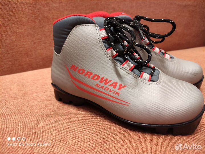 Лыжные ботинки