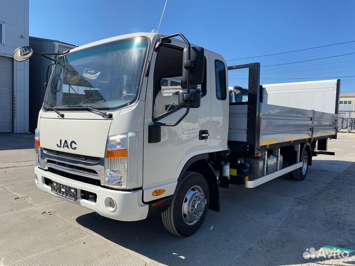 Бортовой грузовик JAC N90, 2024