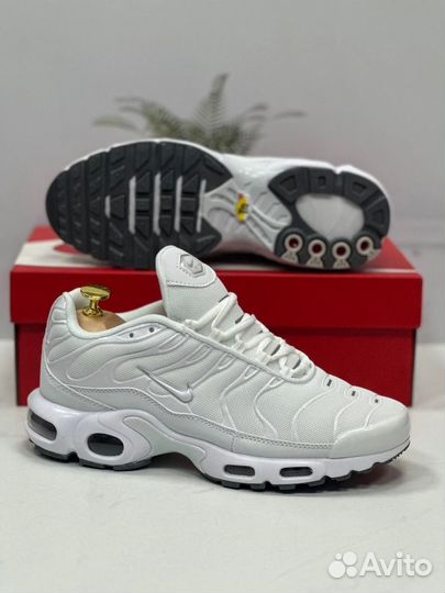 Кроссовки nike air max tn plus белые